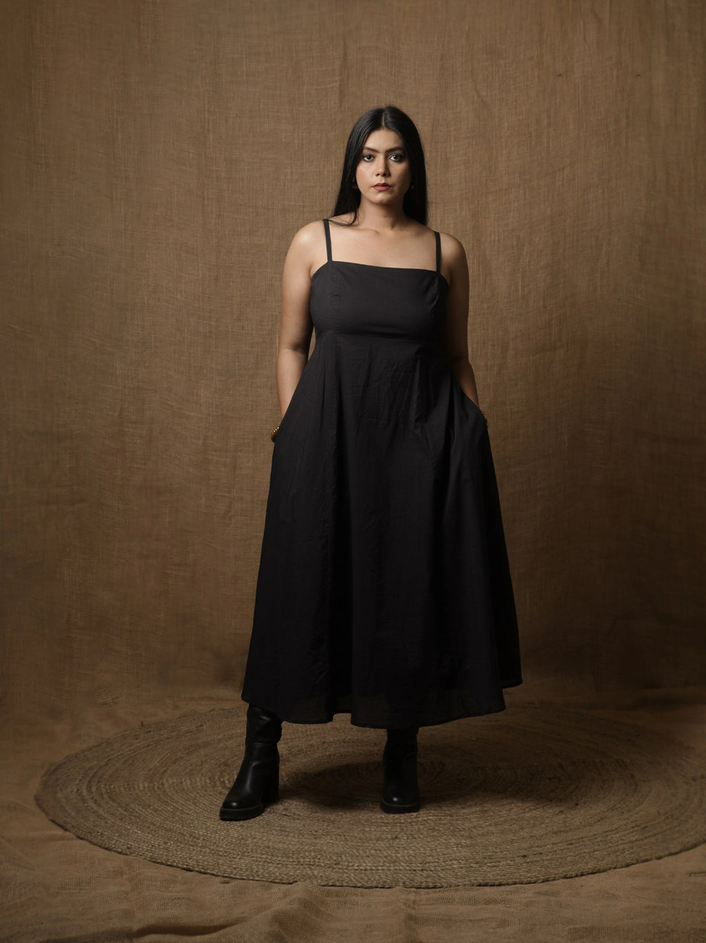 PANNELLED SPAGHETTI DRESS - BLACK